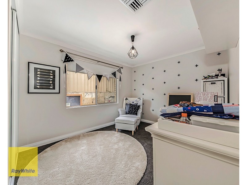 4 Pexton Drive, South Guildford WA 6055