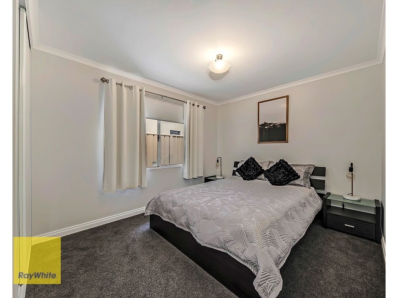 4 Pexton Drive, South Guildford WA 6055
