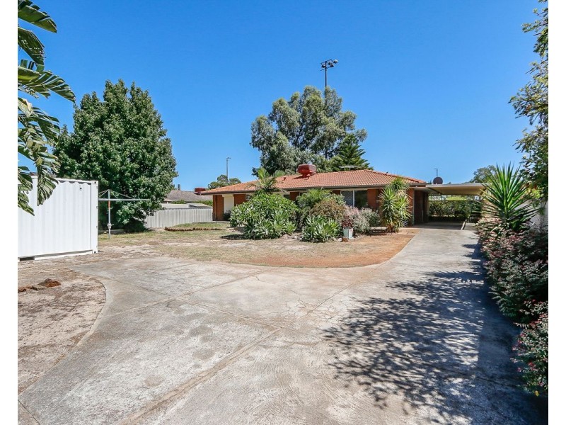 23 Blackadder Road, Swan View WA 6056