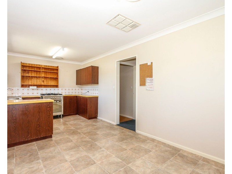 23 Blackadder Road, Swan View WA 6056
