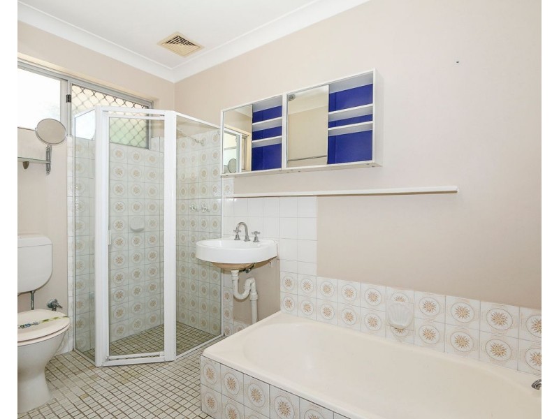 23 Blackadder Road, Swan View WA 6056