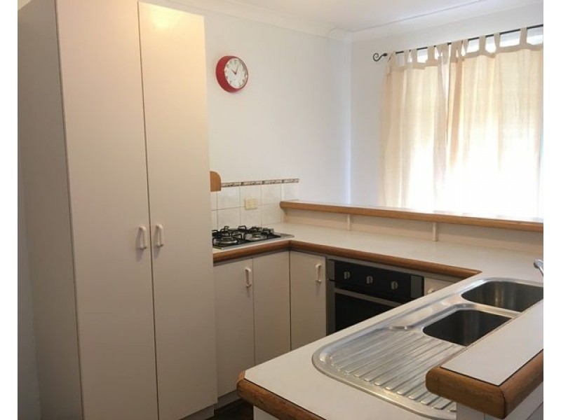 Unit 4, 33 Holmesdale Road, Woodbridge WA 6056