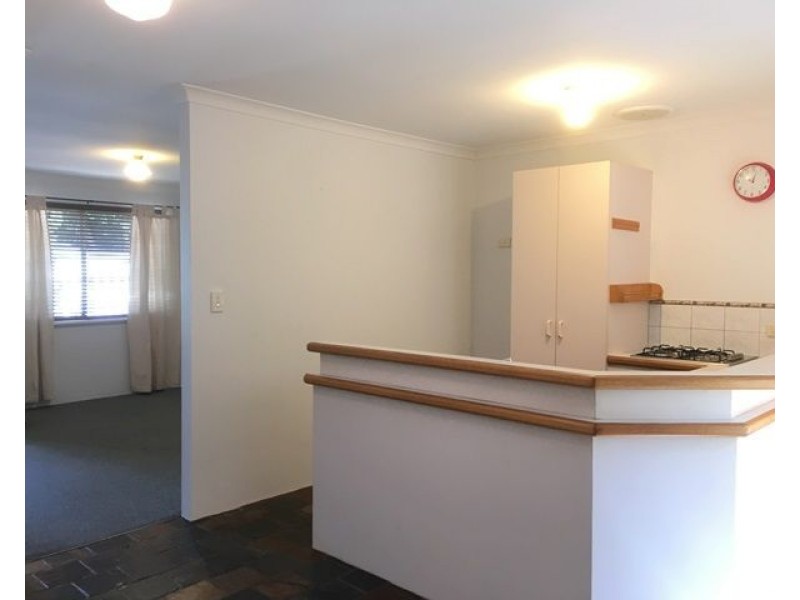 Unit 4, 33 Holmesdale Road, Woodbridge WA 6056