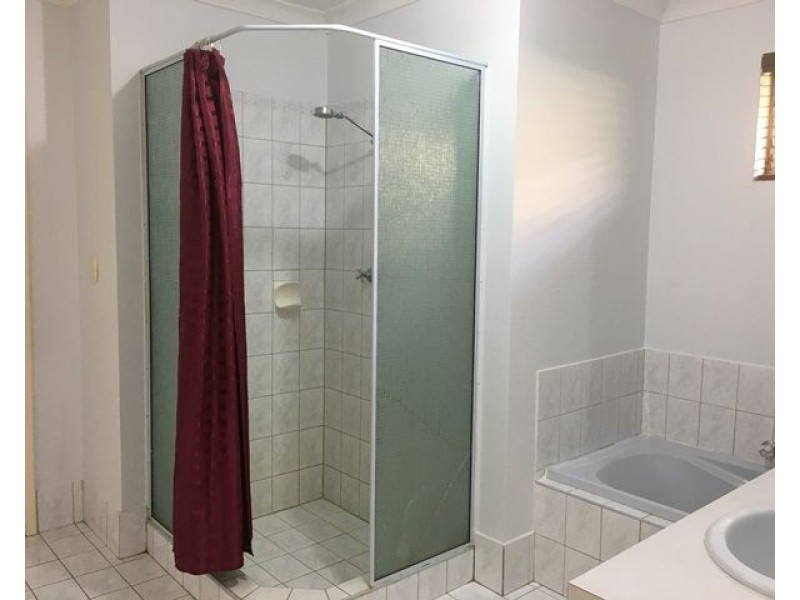 Unit 4, 33 Holmesdale Road, Woodbridge WA 6056