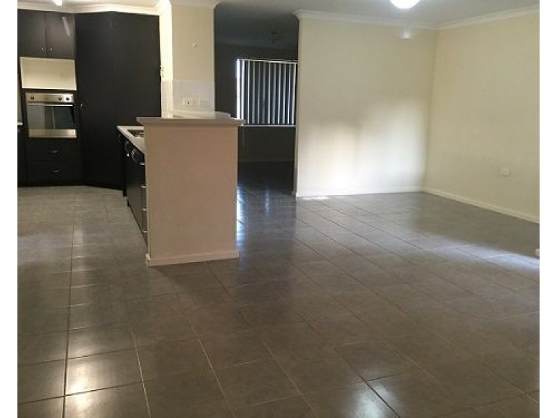 10 Barnfield Drive, Ellenbrook WA 6069