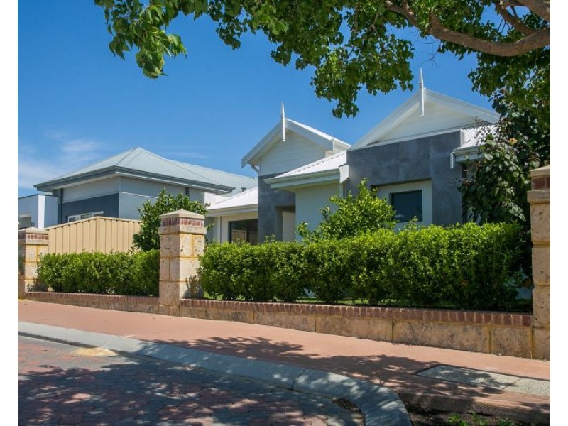 21 The Embankment, South Guildford WA 6055