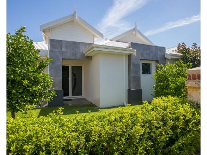 21 The Embankment, South Guildford WA 6055