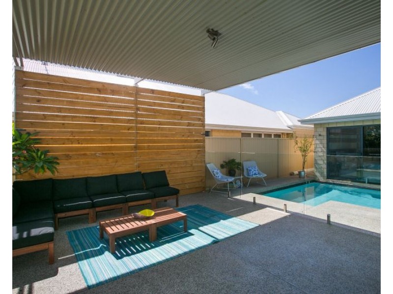 21 The Embankment, South Guildford WA 6055