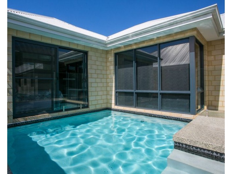 21 The Embankment, South Guildford WA 6055