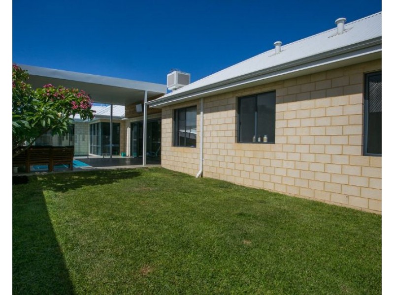 21 The Embankment, South Guildford WA 6055