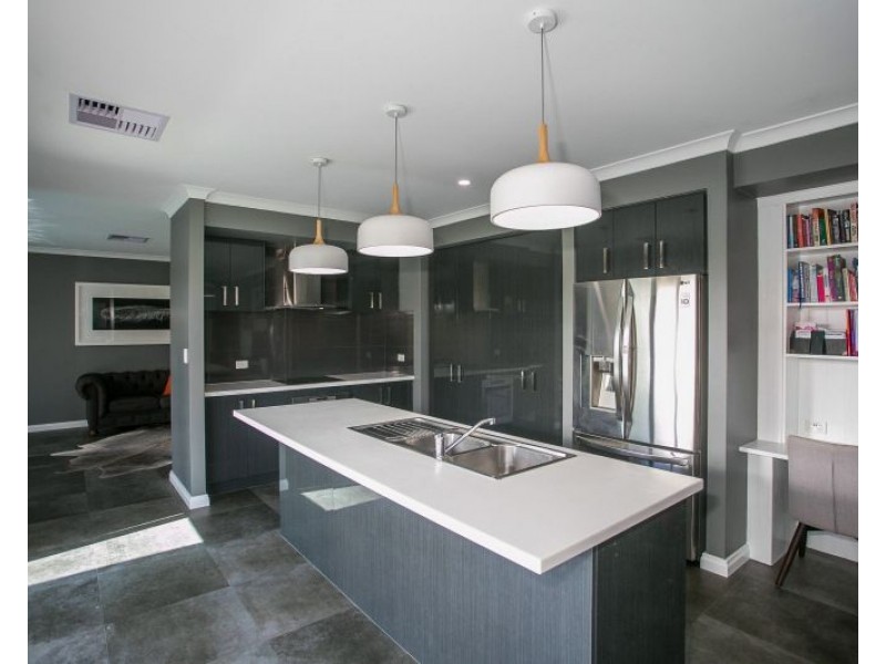 21 The Embankment, South Guildford WA 6055