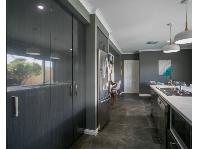 21 The Embankment, South Guildford WA 6055