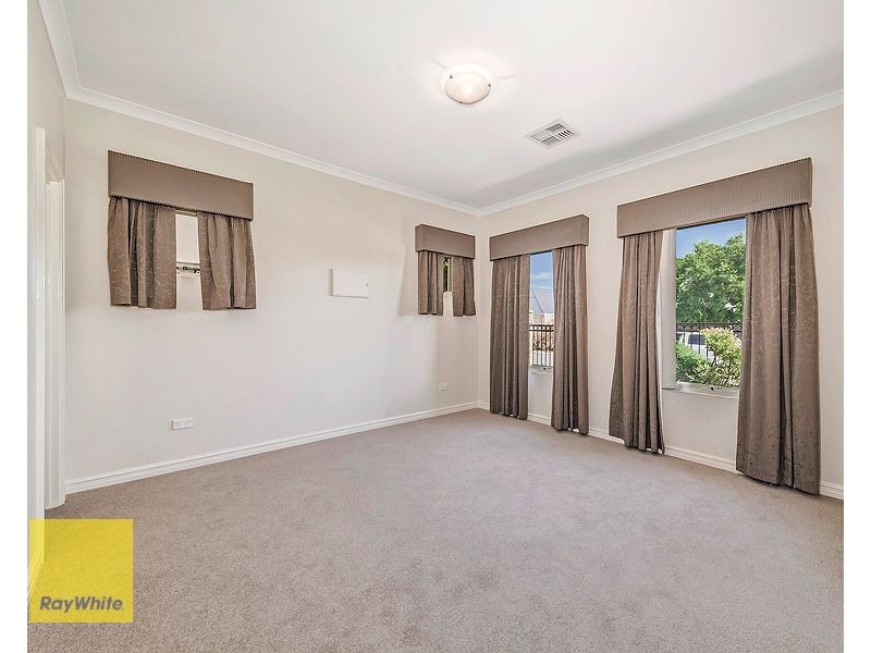 10 Parkfarm Drive, South Guildford WA 6055