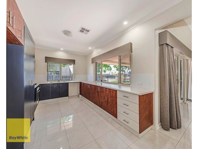 10 Parkfarm Drive, South Guildford WA 6055