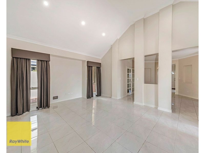 10 Parkfarm Drive, South Guildford WA 6055