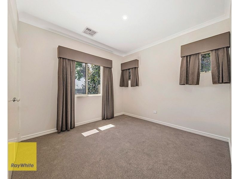 10 Parkfarm Drive, South Guildford WA 6055