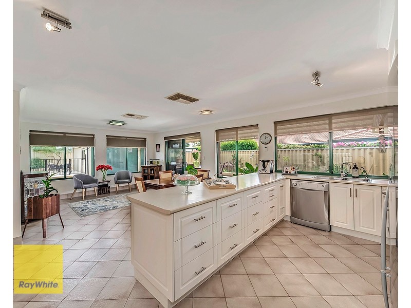 16 Bildjar Close, South Guildford WA 6055