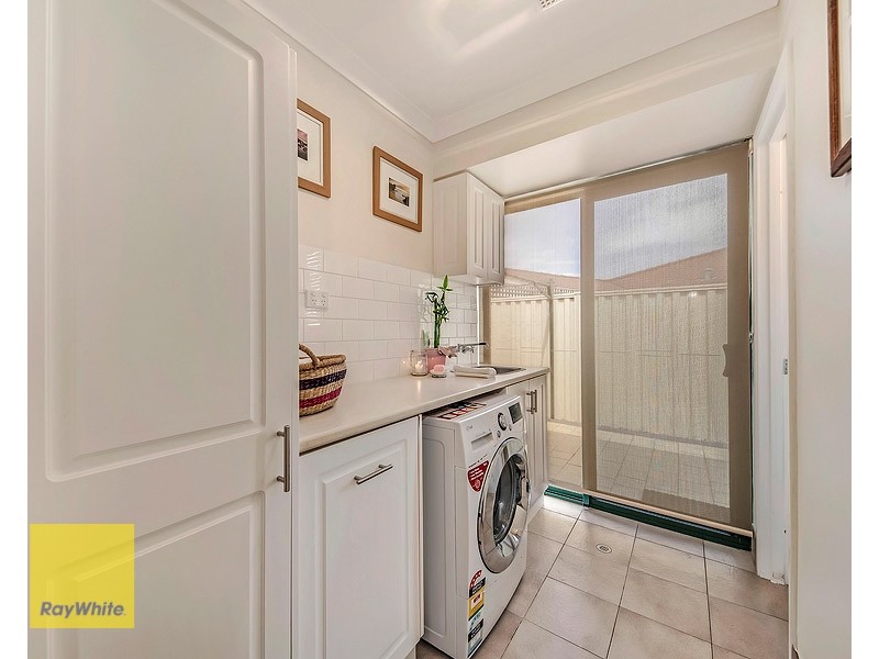 16 Bildjar Close, South Guildford WA 6055