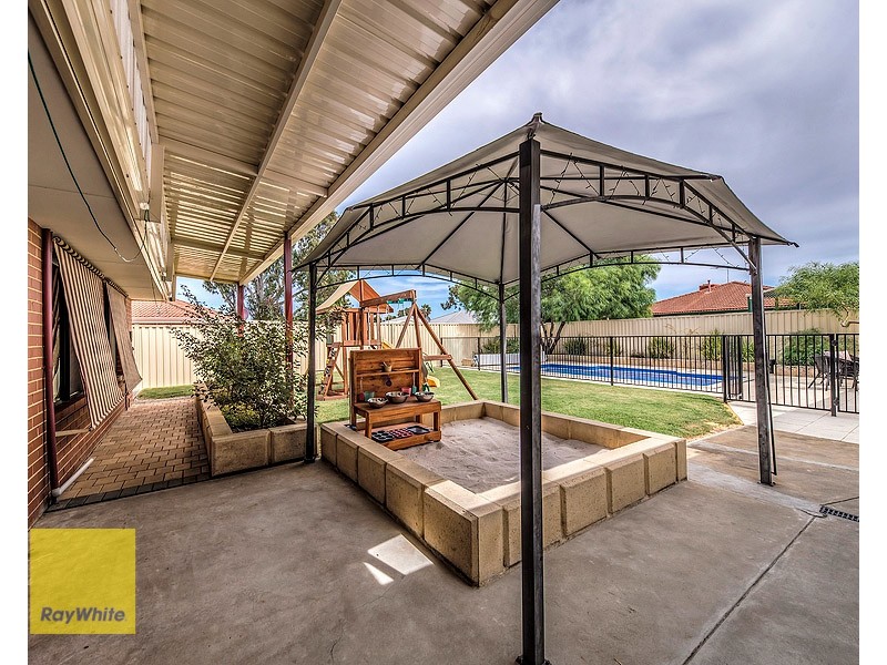 16 Bildjar Close, South Guildford WA 6055