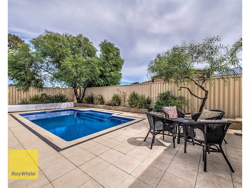 16 Bildjar Close, South Guildford WA 6055