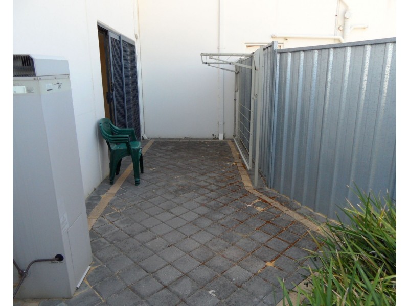 2/142 Morrison Road, Midland WA 6056