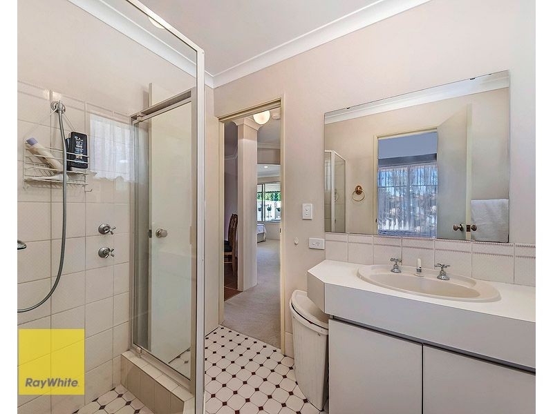 25 Beenan Elbow, South Guildford WA 6055