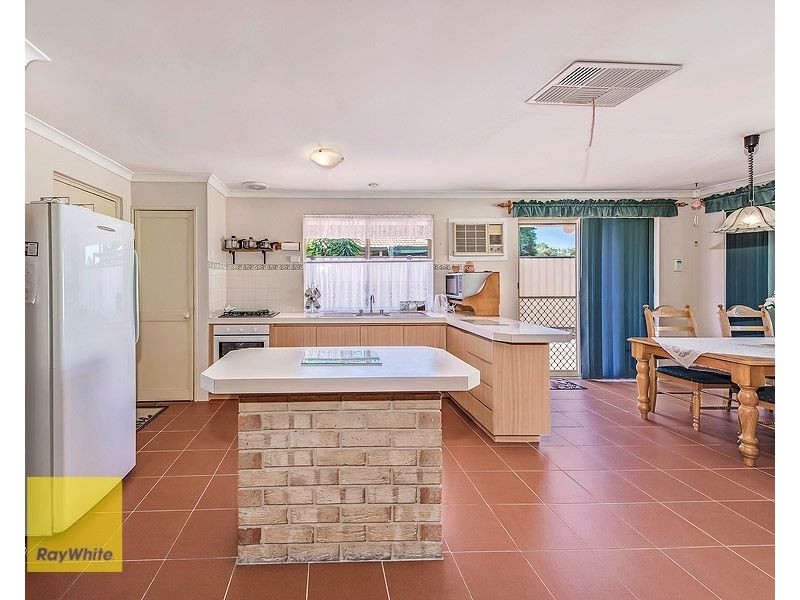 25 Beenan Elbow, South Guildford WA 6055
