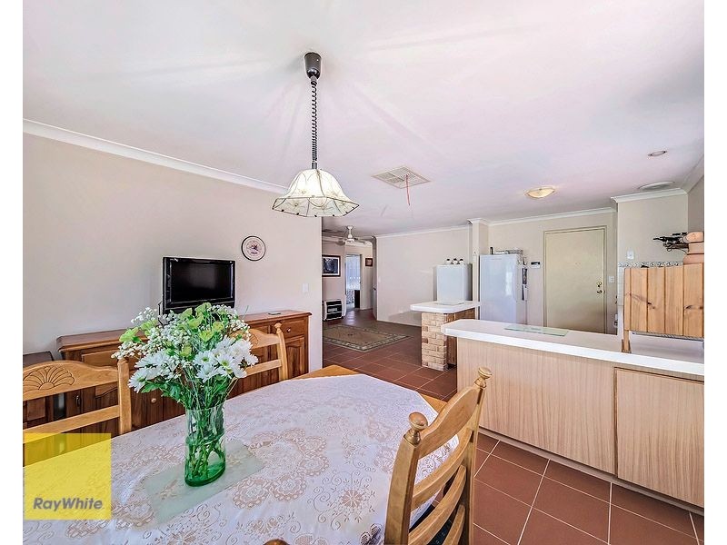 25 Beenan Elbow, South Guildford WA 6055