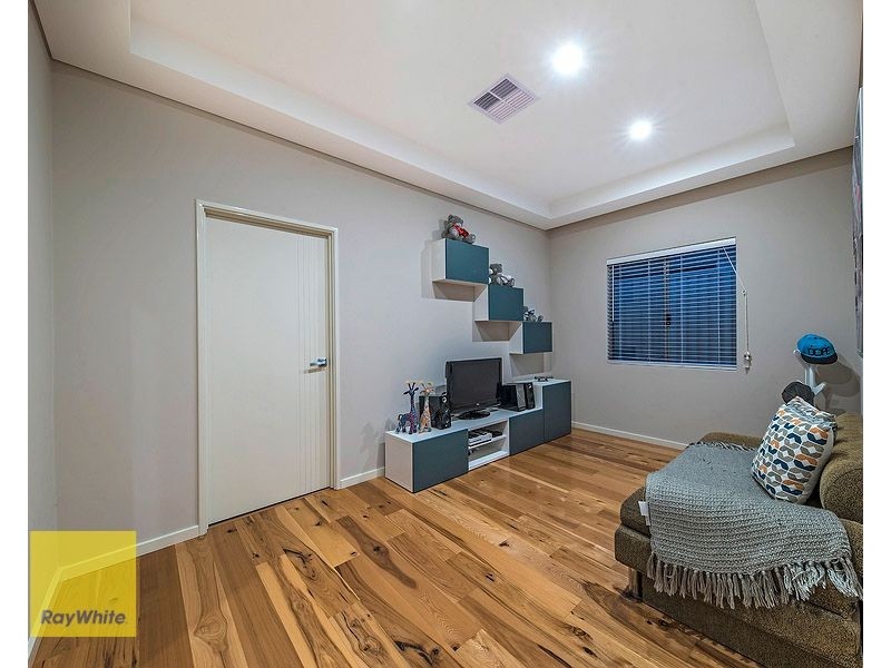 64 Pexton Drive, South Guildford WA 6055