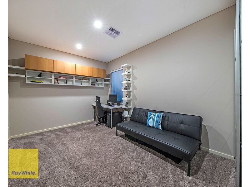 64 Pexton Drive, South Guildford WA 6055