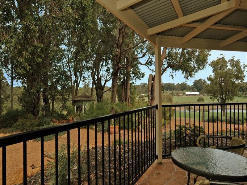 131 Lakeview Drive, Gidgegannup WA 6083
