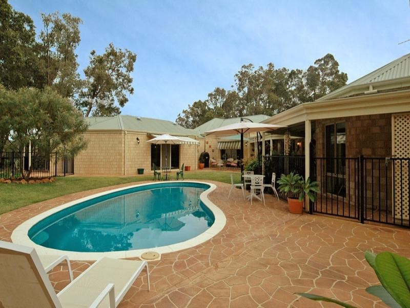 131 Lakeview Drive, Gidgegannup WA 6083