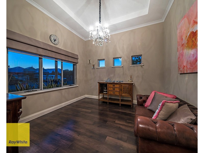 16 The Embankment, South Guildford WA 6055