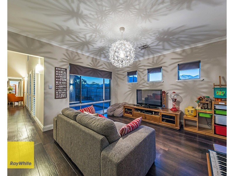 16 The Embankment, South Guildford WA 6055