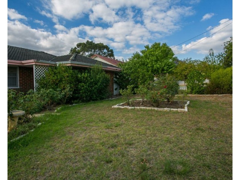31 Caladenia Way, Koongamia WA 6056