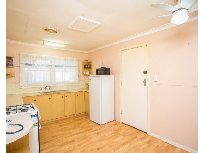 31 Caladenia Way, Koongamia WA 6056