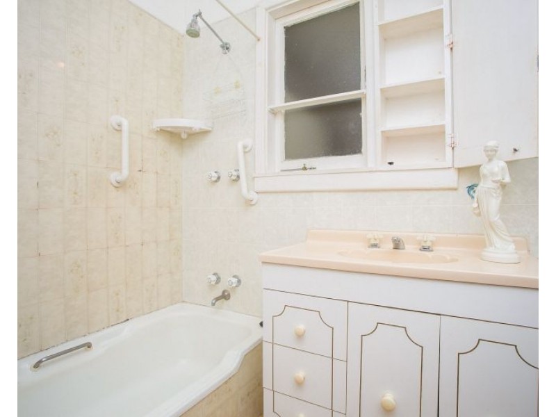 31 Caladenia Way, Koongamia WA 6056