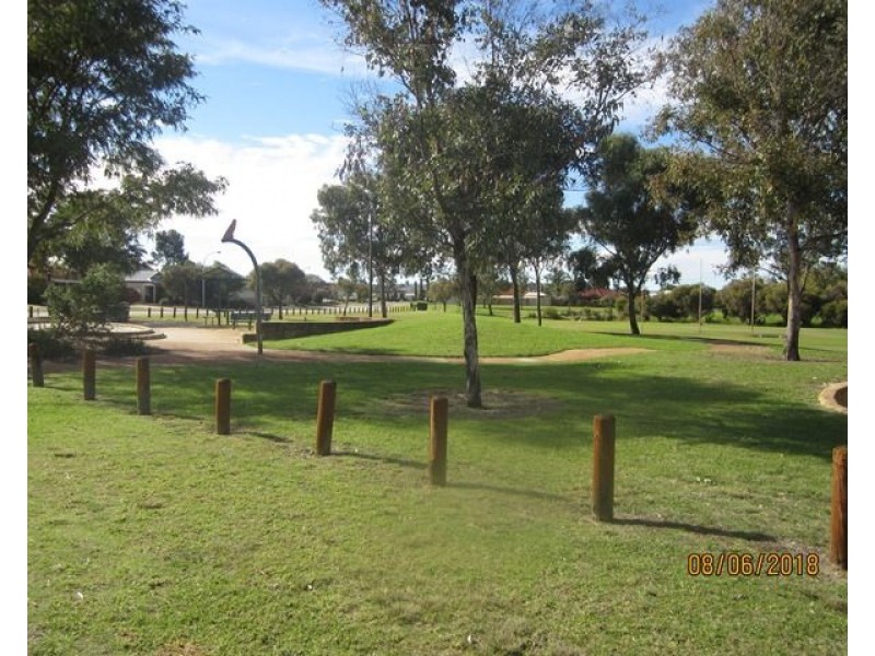 51 Lombardy Crescent, Caversham WA 6055
