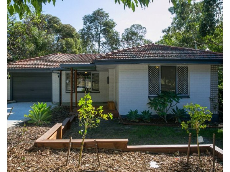 11 Woolowra Road, Greenmount WA 6056