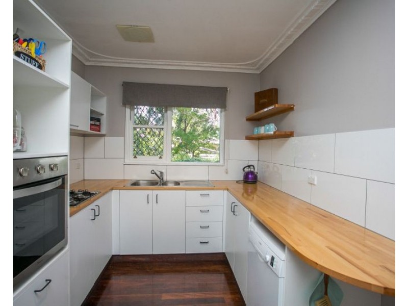 11 Woolowra Road, Greenmount WA 6056