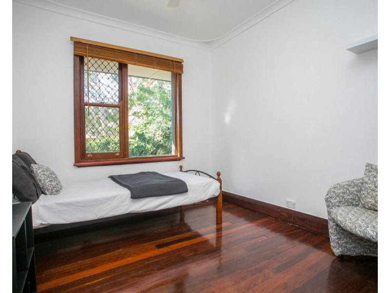 11 Woolowra Road, Greenmount WA 6056