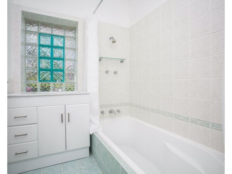 11 Woolowra Road, Greenmount WA 6056