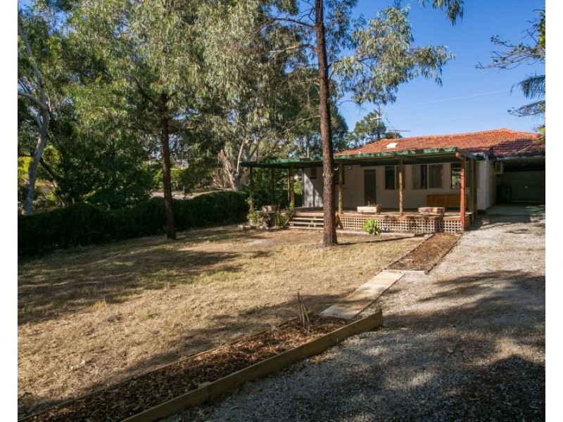 11 Woolowra Road, Greenmount WA 6056