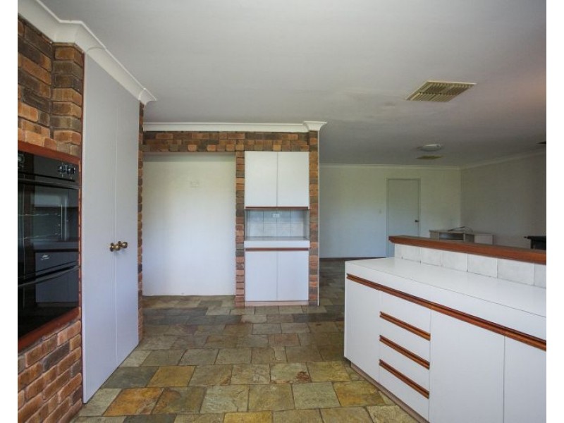 84 Fergusson Close, West Swan WA 6055