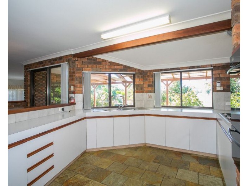 84 Fergusson Close, West Swan WA 6055