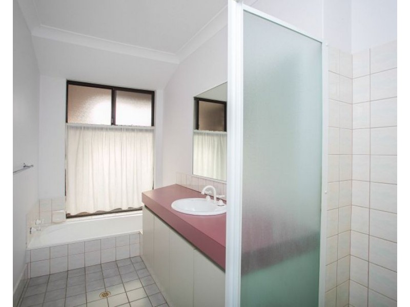 84 Fergusson Close, West Swan WA 6055