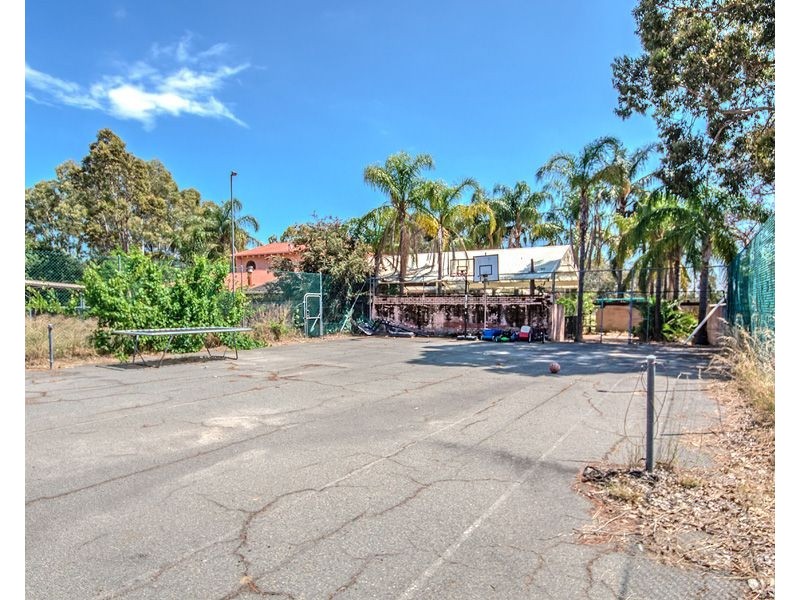 114 Farrall Road, Midvale WA 6056