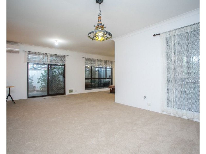 37/63 Amherst Road, Swan View WA 6056