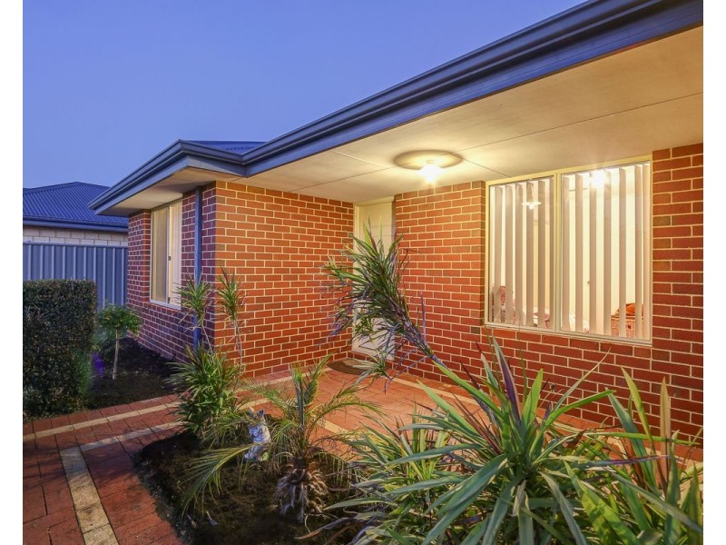 14 Astrolabe Way, Swan View WA 6056