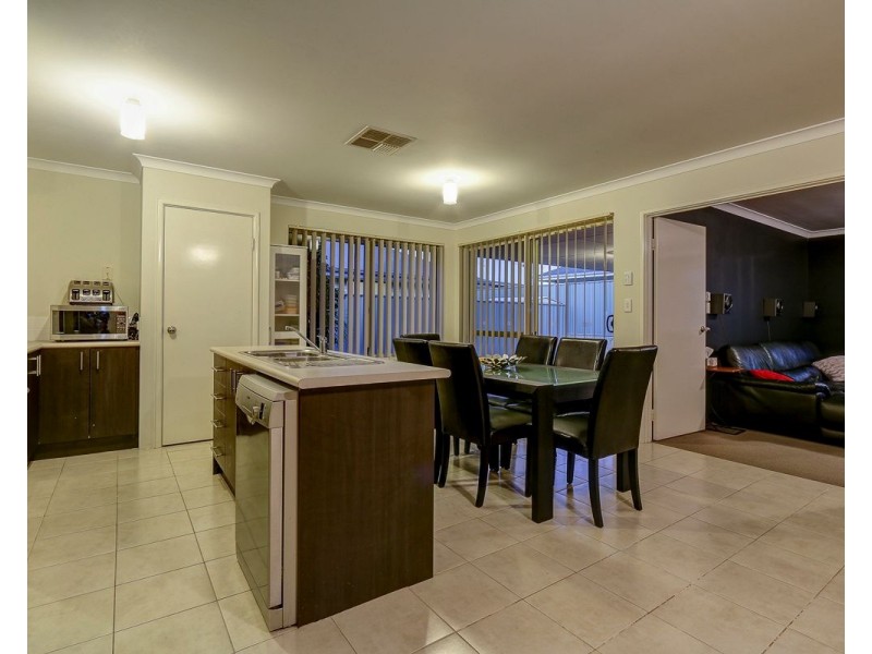14 Astrolabe Way, Swan View WA 6056